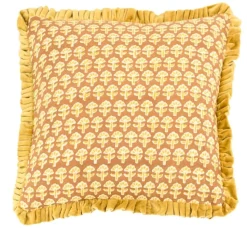 Kussen ‘Floral met Roezels’ Oker kopen | Luxe Sierkussen 45x45cm met Bloemmotief | Chique Living
