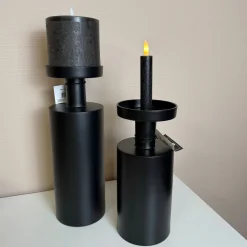 Luxe Zwarte Kandelaar | Vase The World | Verkrijgbaar in 2 maten | Chique-Living