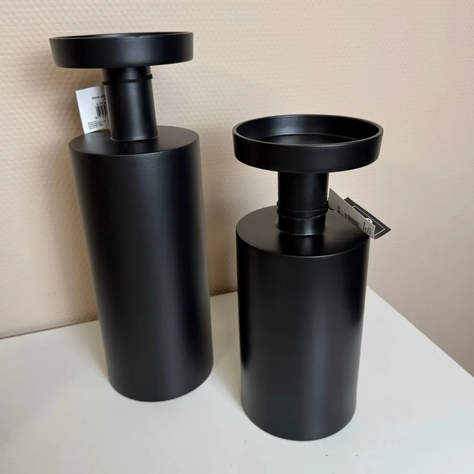 Luxe Zwarte Kandelaar | Vase The World | Verkrijgbaar in 2 maten | Chique-Living