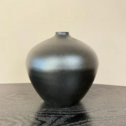 Zwarte Bol Vaas | Metaal 26x25cm | Met Opmaakservice | Chique Living