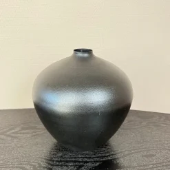 Zwarte Bol Vaas | Metaal 26x25cm | Met Opmaakservice | Chique Living